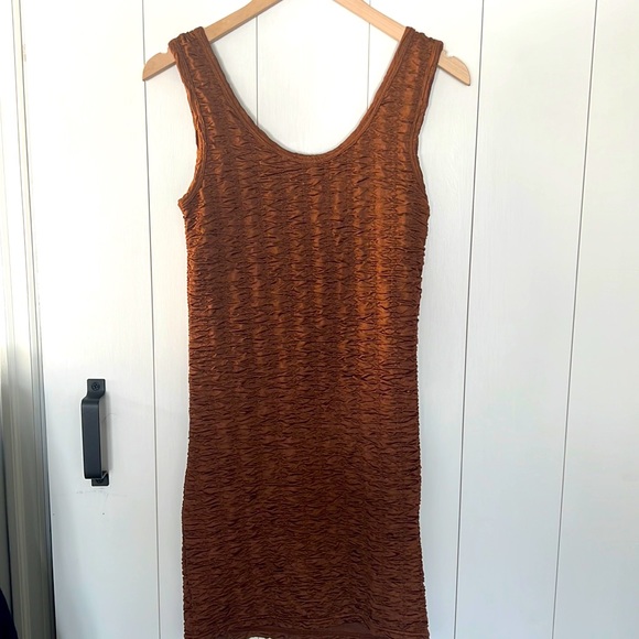 Brown coloured dinner kinda dress. Fully stretchable and very comfy to wear - Picture 1 of 4